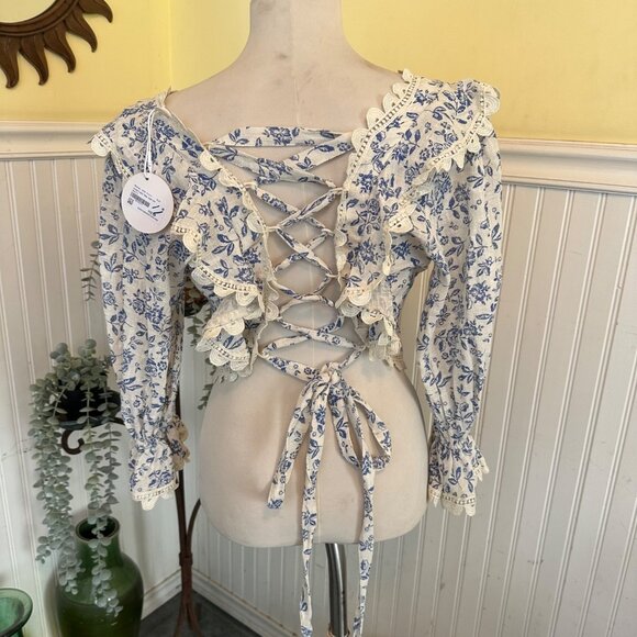 Sydney Lace Trim Floral Crop Top With Ruffle Detail & Lace-Up Back NWT M - Picture 2 of 7